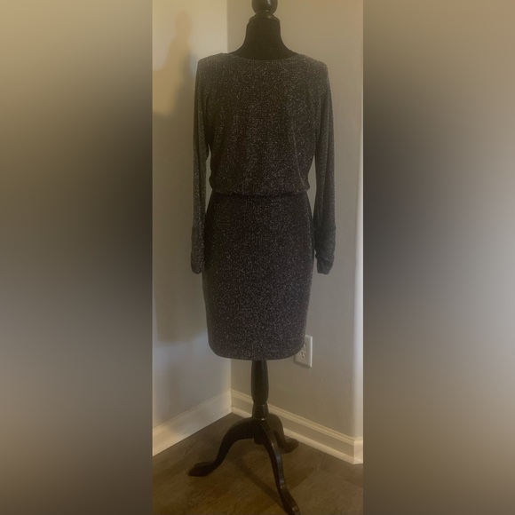 Jessica Howard long sleeved semi-formal dress - Picture 3 of 4
